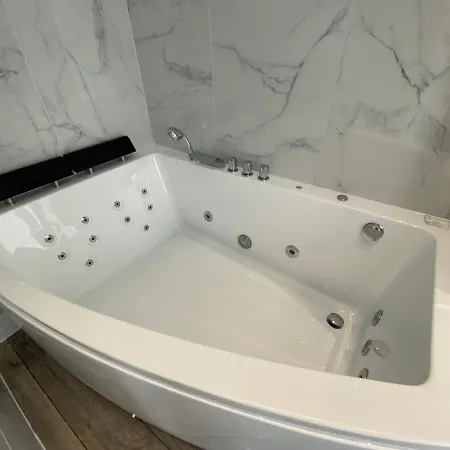 Un Instant De Détente - Studio Balnéo Appartement *